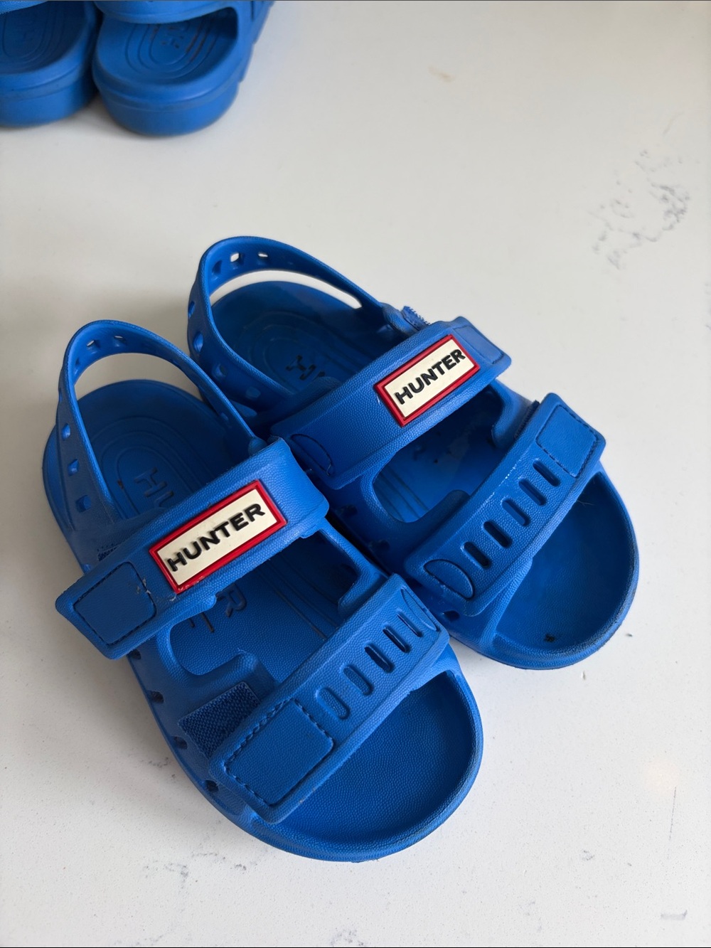 Hunter Kids Blue Adjustable Strap Sandals with Logo Patch